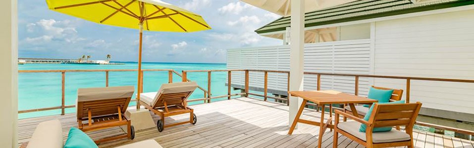 فيلا مائية مع حمام سباحة