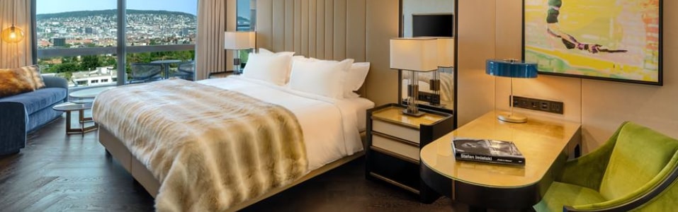 Three Bedroom Suite with Connecting Rooms