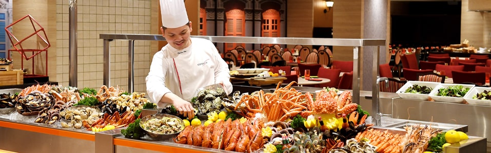 فنق رويال بلازا أون سكوتس