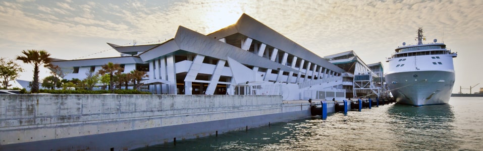 مركز مارينا باي سنغافورة لرحلات الكروز البحرية