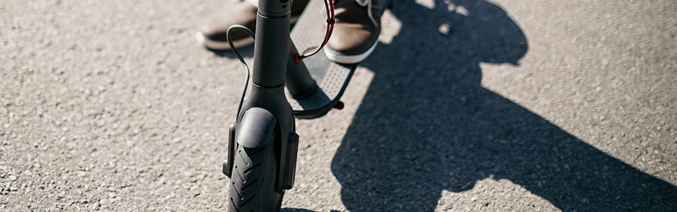 الدراجات النارية ودراجات السكوتر