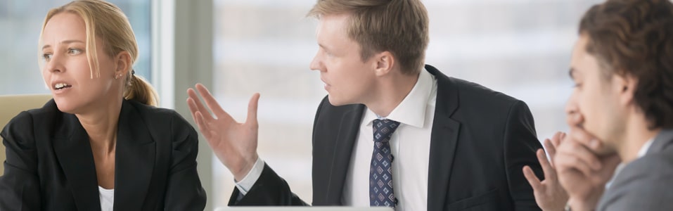 معوقات الاستماع