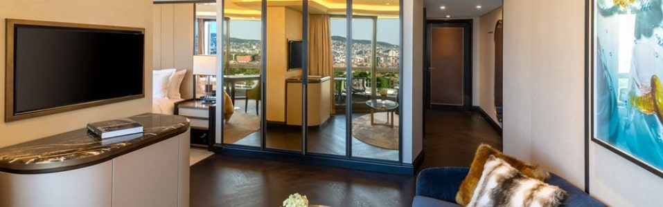 Four Bedroom Suite with Connecting Rooms