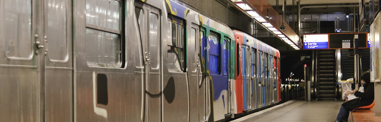 Evite mantener los Boletos de Metro cerca de Metal o Monedas