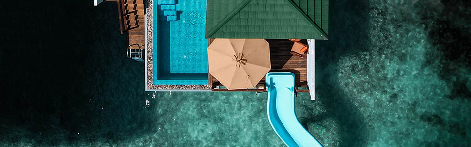 فيلا على المحيط مع حمام سباحة + زحلوقة